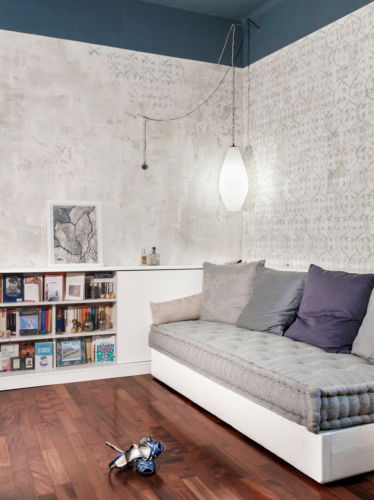 Eklektisches Wohnzimmer in Bologna