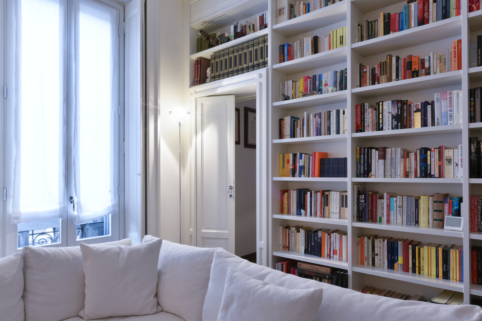 Elegant living room photo in Milan