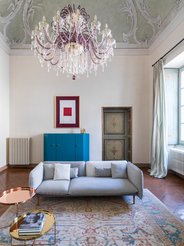 Foto di un grande soggiorno contemporaneo chiuso con sala formale, pareti beige, pavimento in terracotta e pavimento marrone