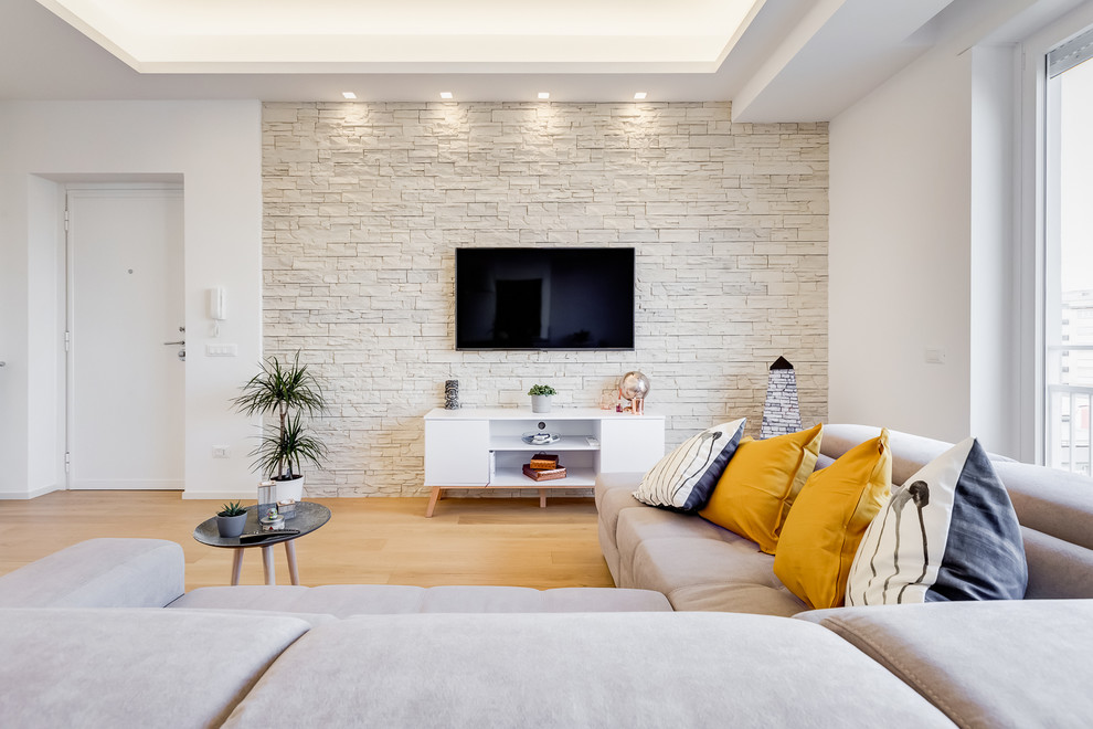 Inspiration for a contemporary living room remodel in Rome