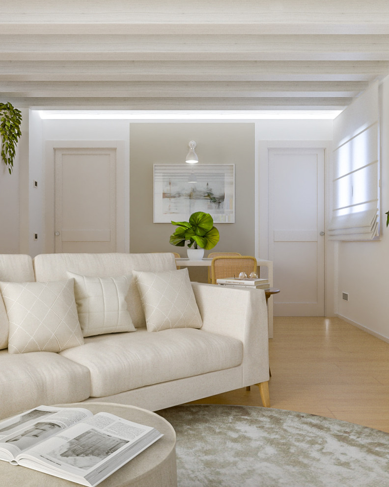 Immagine di un piccolo soggiorno contemporaneo aperto con pareti bianche, parquet chiaro e travi a vista