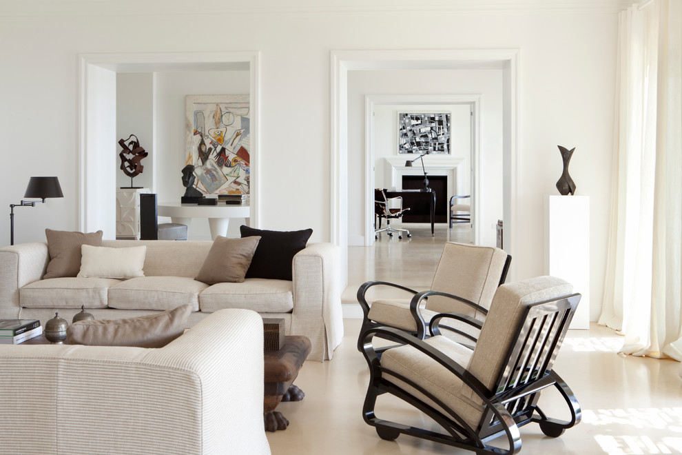 Trendy living room photo in Rome
