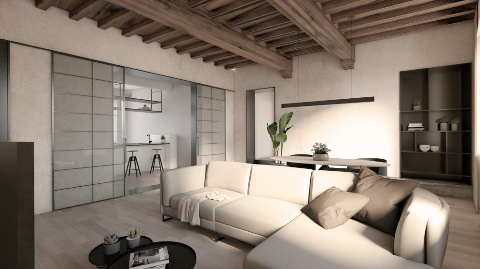 Idee per un soggiorno design di medie dimensioni e aperto con pareti beige, parquet chiaro, nessun camino, TV a parete, pavimento beige e soffitto in legno