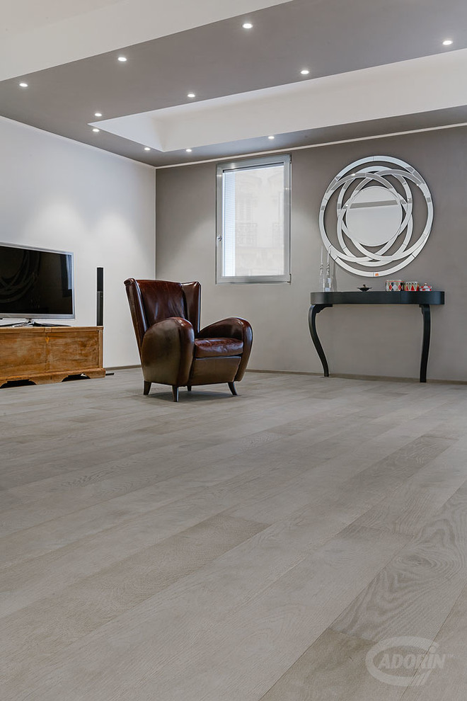 Sandblasted Turtledove Quercus wood flooring and wall covering Contemporain Salle de Séjour