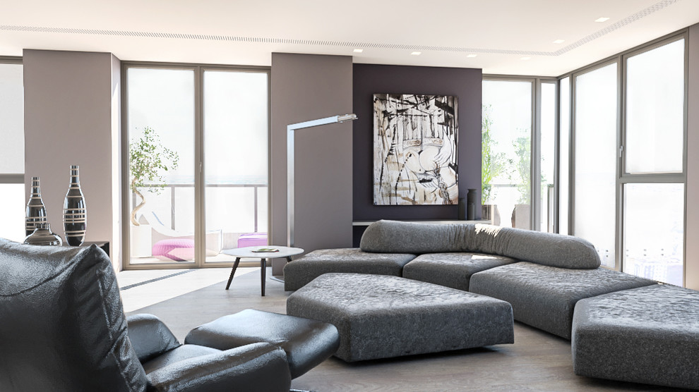Exempel på ett stort modernt allrum med öppen planlösning, med en hemmabar, lila väggar, ljust trägolv, en väggmonterad TV och beiget golv
