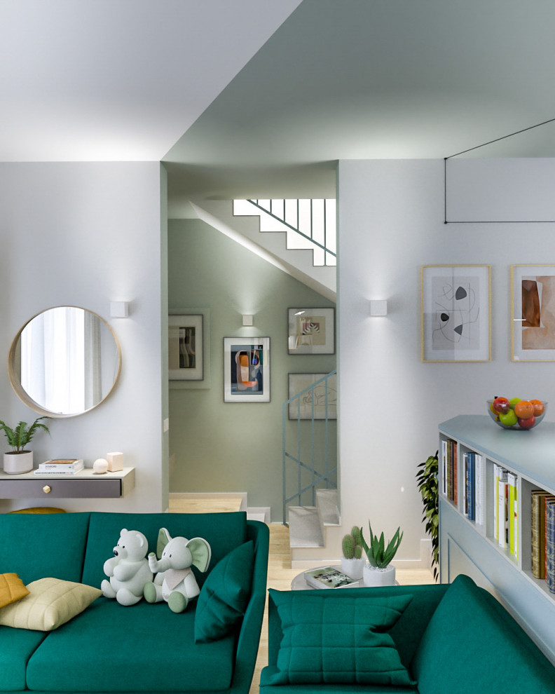 Идея дизайна: открытая гостиная комната среднего размера в скандинавском стиле с с книжными шкафами и полками, разноцветными стенами, светлым паркетным полом и телевизором на стене