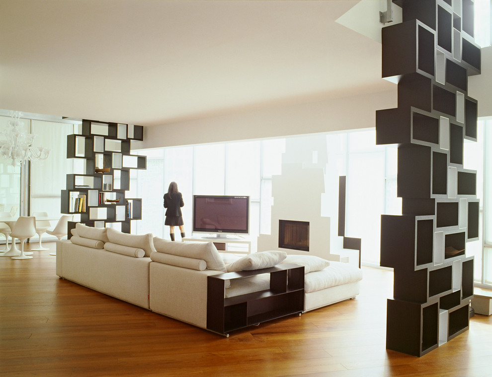 Inspiration for a contemporary games room in Milan.