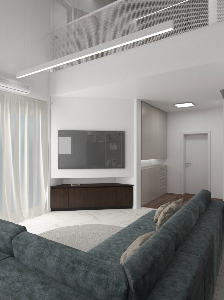 Esempio di un grande soggiorno minimalista aperto con libreria, pareti bianche, pavimento in gres porcellanato, TV a parete e pavimento bianco