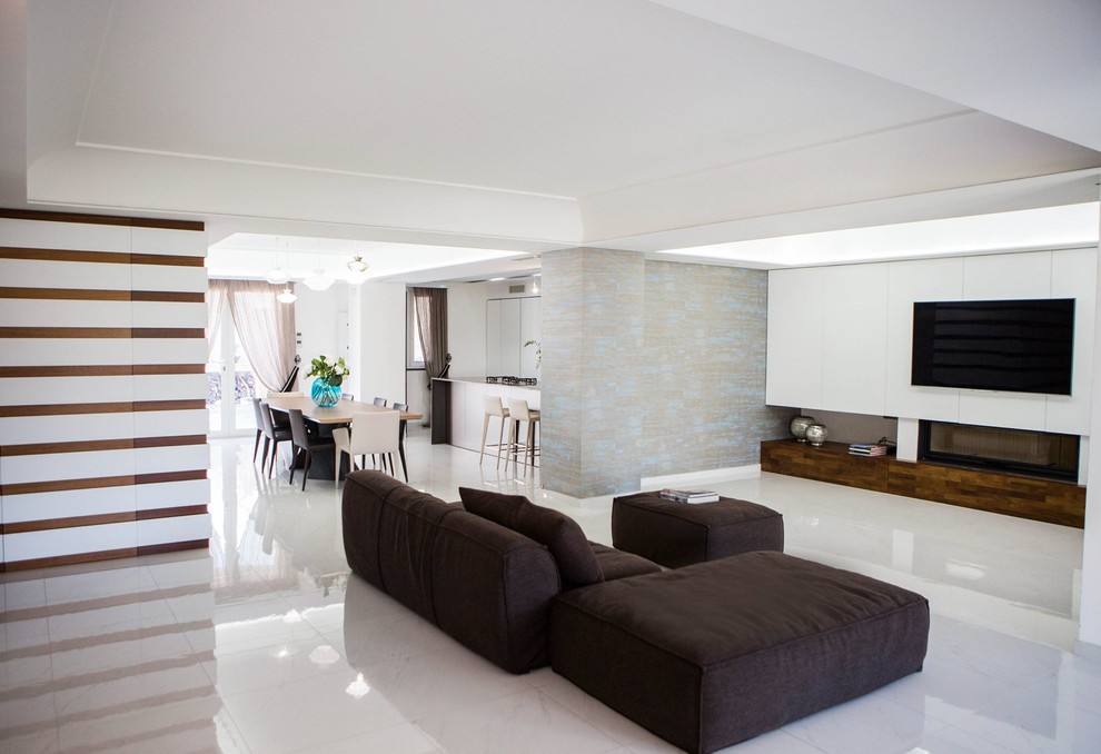 Design ideas for a contemporary living room in Naples.