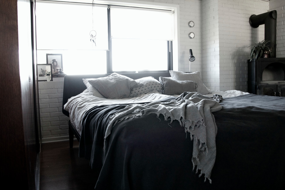 This is an example of a scandi bedroom in Esbjerg.