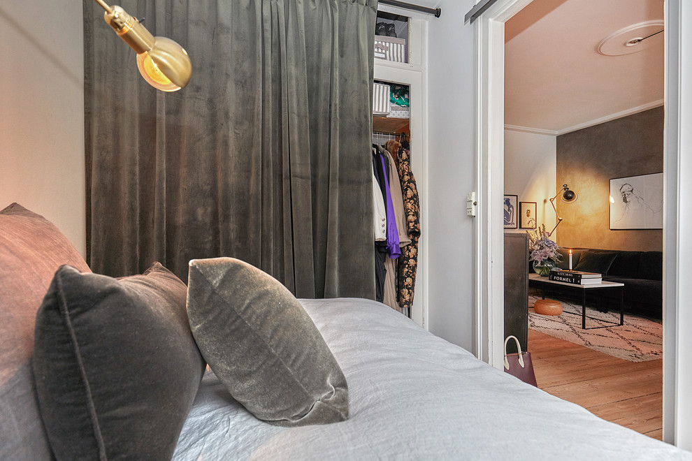 Example of a minimalist bedroom design in Copenhagen