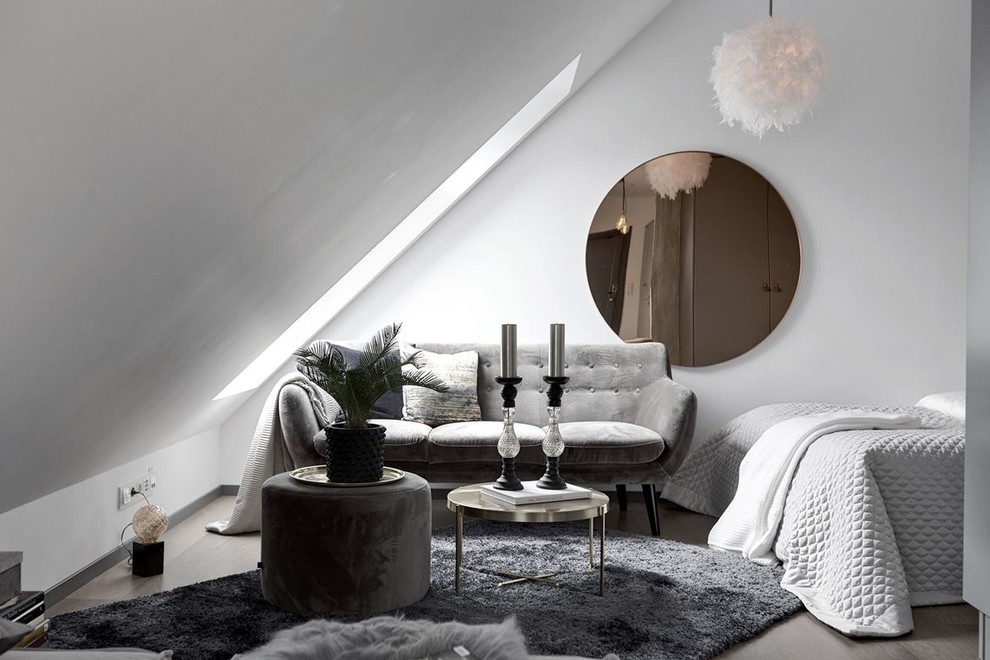 Idéer för att renovera ett litet skandinaviskt sovrum, med vita väggar