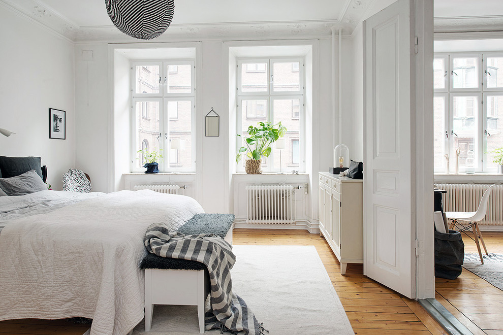 Inredning av ett minimalistiskt sovrum
