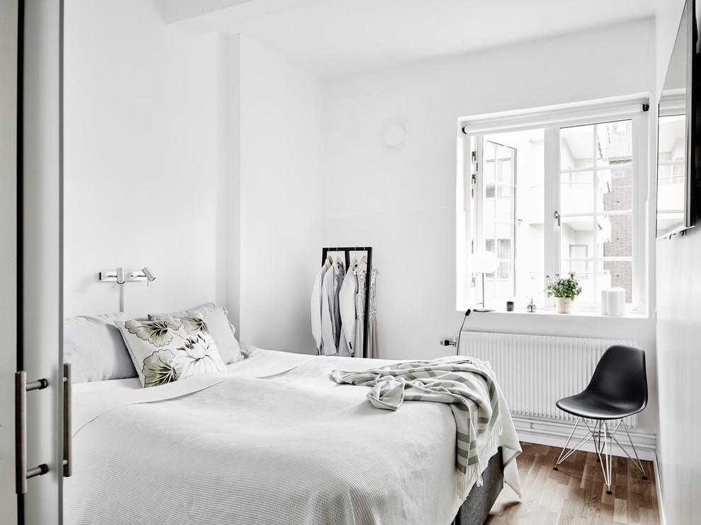 Bedroom - victorian bedroom idea in Gothenburg