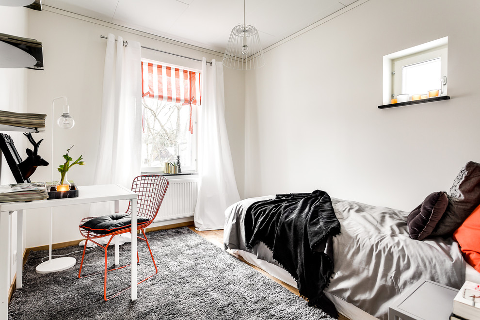 This is an example of a contemporary bedroom in Stockholm.