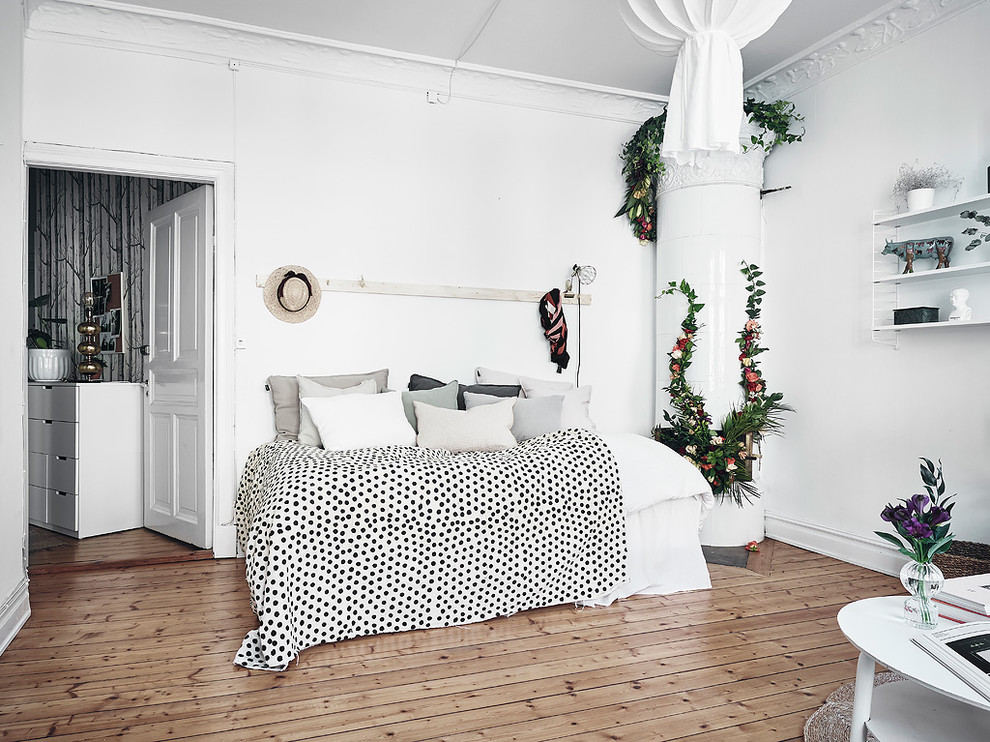 Design ideas for a victorian bedroom in Gothenburg.