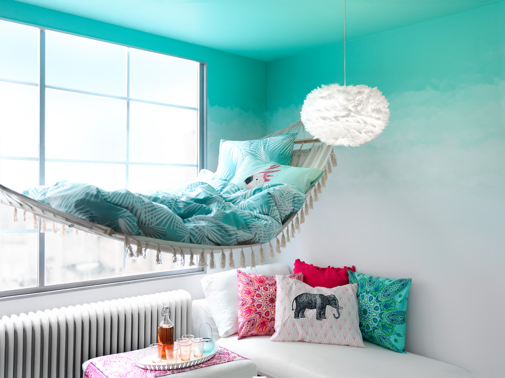 Design ideas for a modern bedroom in Gothenburg.