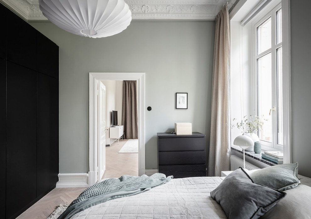 Bild på ett skandinaviskt sovrum