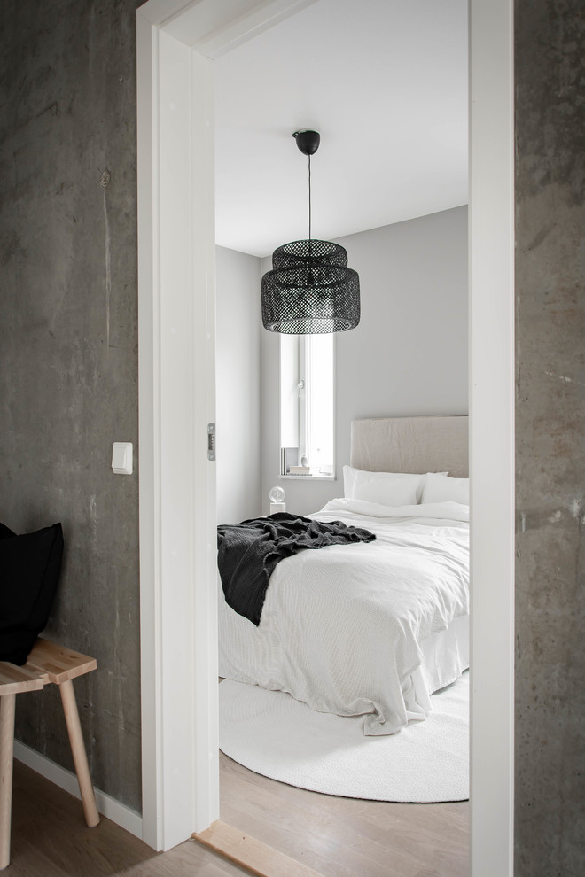 エレブルーにある北欧スタイルのおしゃれな寝室のレイアウト