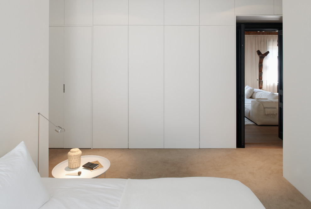 This is an example of a modern bedroom in Stockholm.
