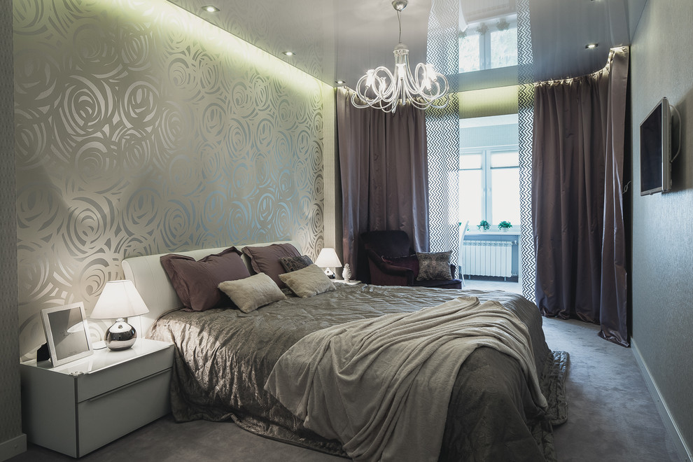 Идея дизайна: хозяйская спальня в современном стиле с серыми стенами и ковровым покрытием