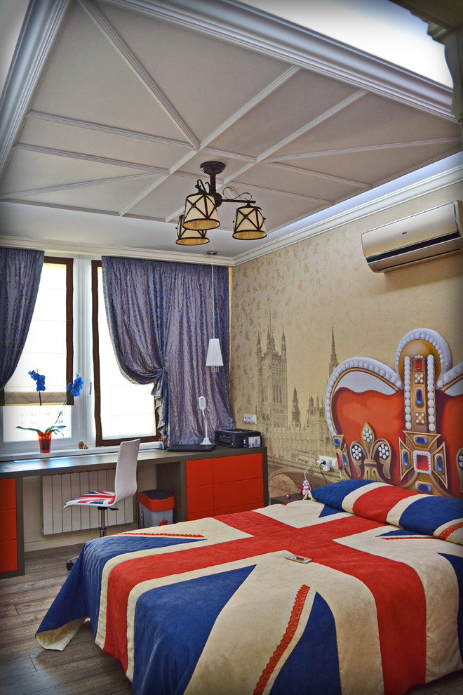 Свежая идея для дизайна: хозяйская спальня среднего размера в современном стиле с бежевыми стенами, паркетным полом среднего тона и серым полом - отличное фото интерьера