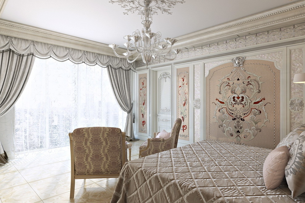 Imagen de dormitorio principal clásico grande con paredes beige y suelo de mármol