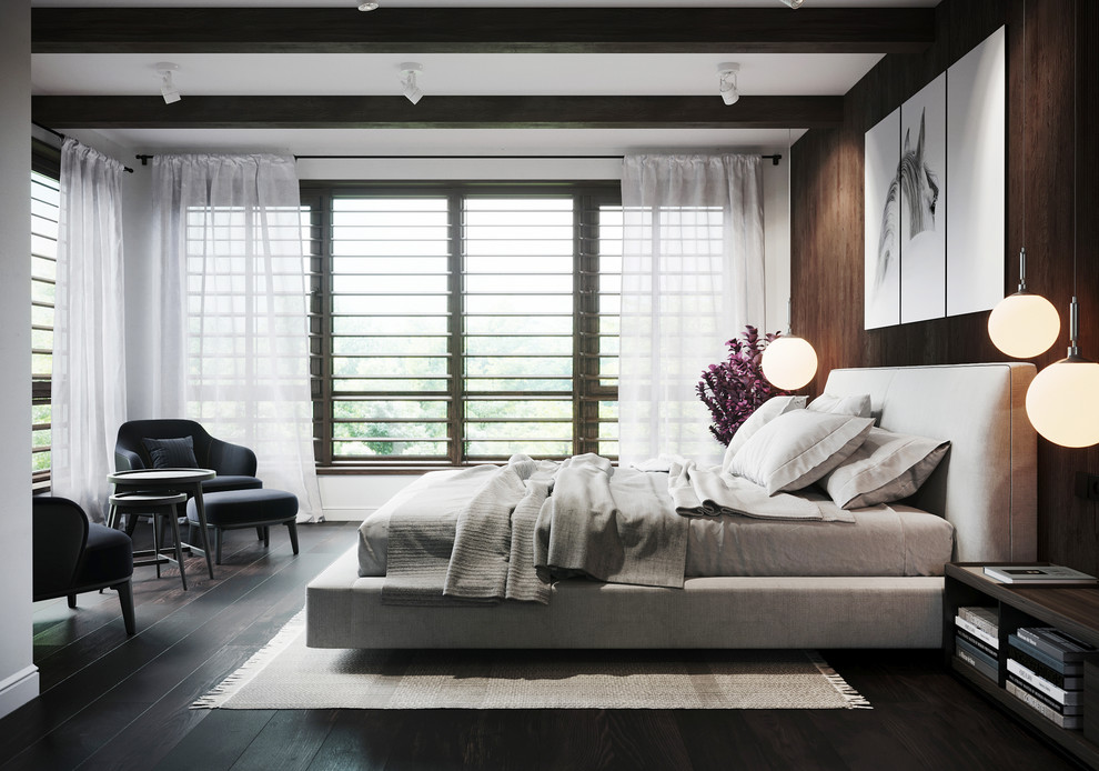 Пример оригинального дизайна: большая хозяйская спальня в современном стиле с белыми стенами, темным паркетным полом и коричневым полом