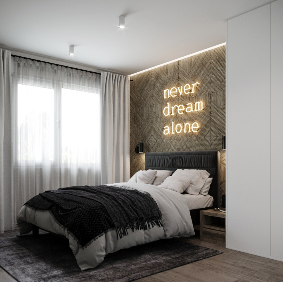 Diseño de habitación de invitados actual pequeña con paredes beige, suelo de madera en tonos medios y suelo beige