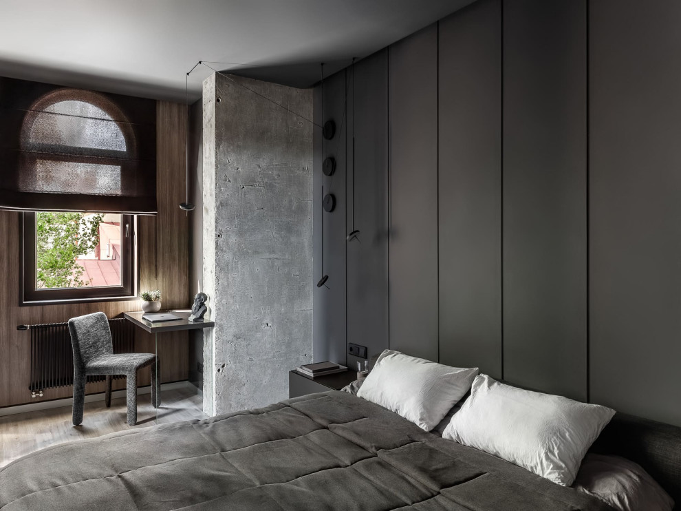 Источник вдохновения для домашнего уюта: большая хозяйская спальня в современном стиле с серыми стенами и серым полом