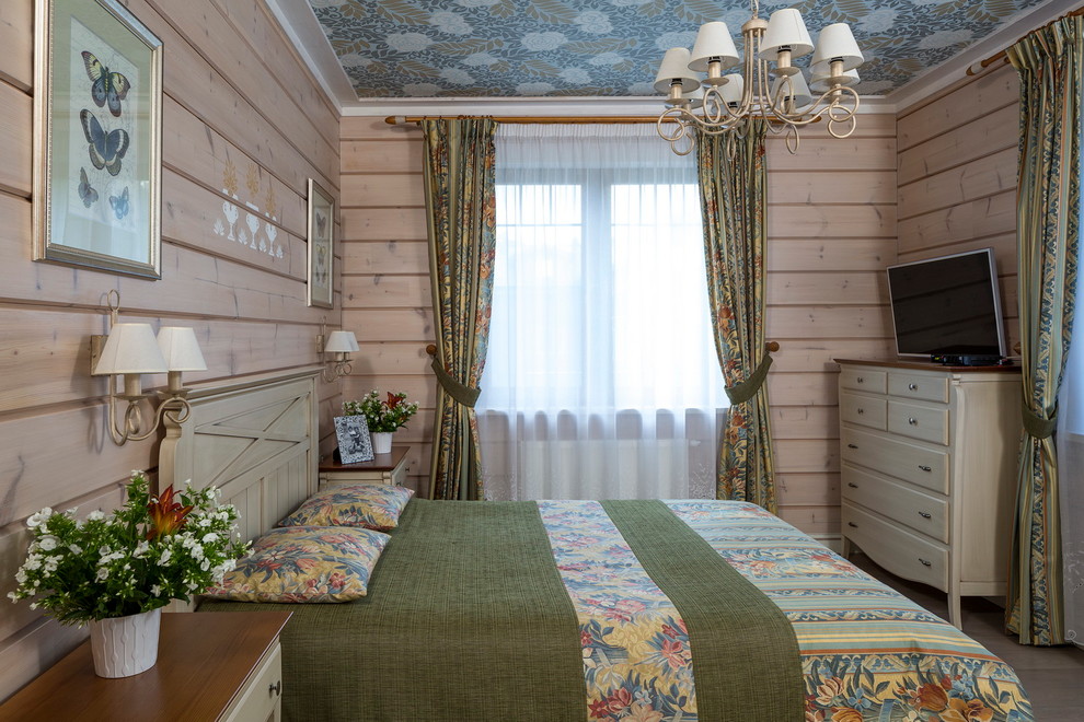 Источник вдохновения для домашнего уюта: спальня среднего размера в стиле кантри с бежевыми стенами