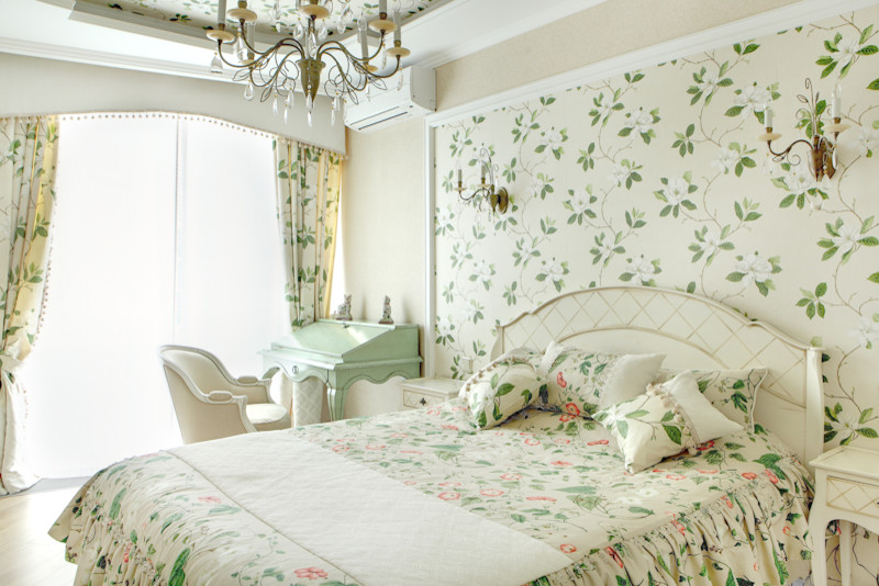 This is an example of a traditional bedroom in Moscow.