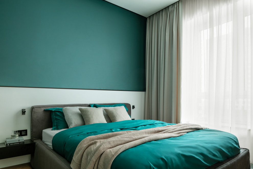 Источник вдохновения для домашнего уюта: спальня в современном стиле с зелеными стенами