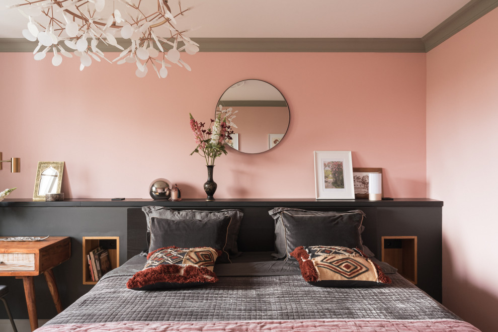Design ideas for a grey and pink bedroom in Saint Petersburg.