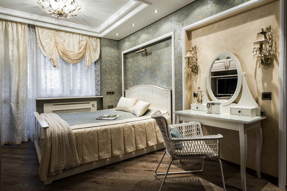 Example of a mid-sized classic bedroom design in Moscow