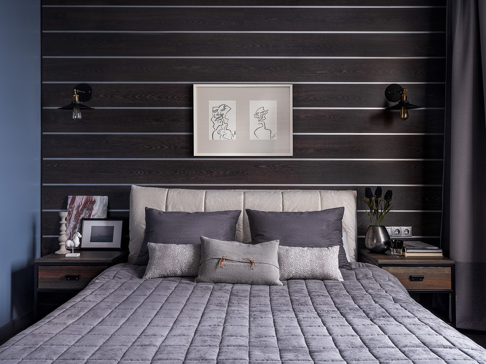 Design ideas for a contemporary master bedroom in Moscow.