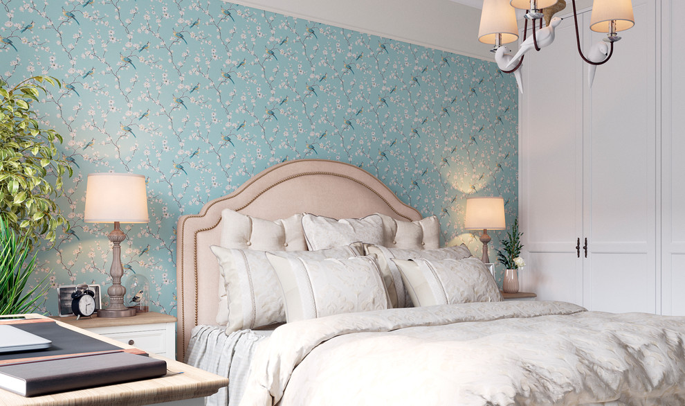 Пример оригинального дизайна: хозяйская спальня среднего размера в стиле неоклассика (современная классика) с синими стенами, полом из ламината и бежевым полом