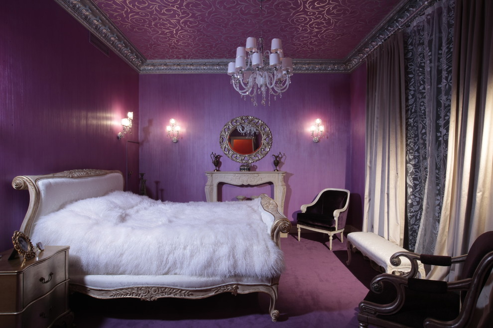 This is an example of a classic bedroom in Moscow.