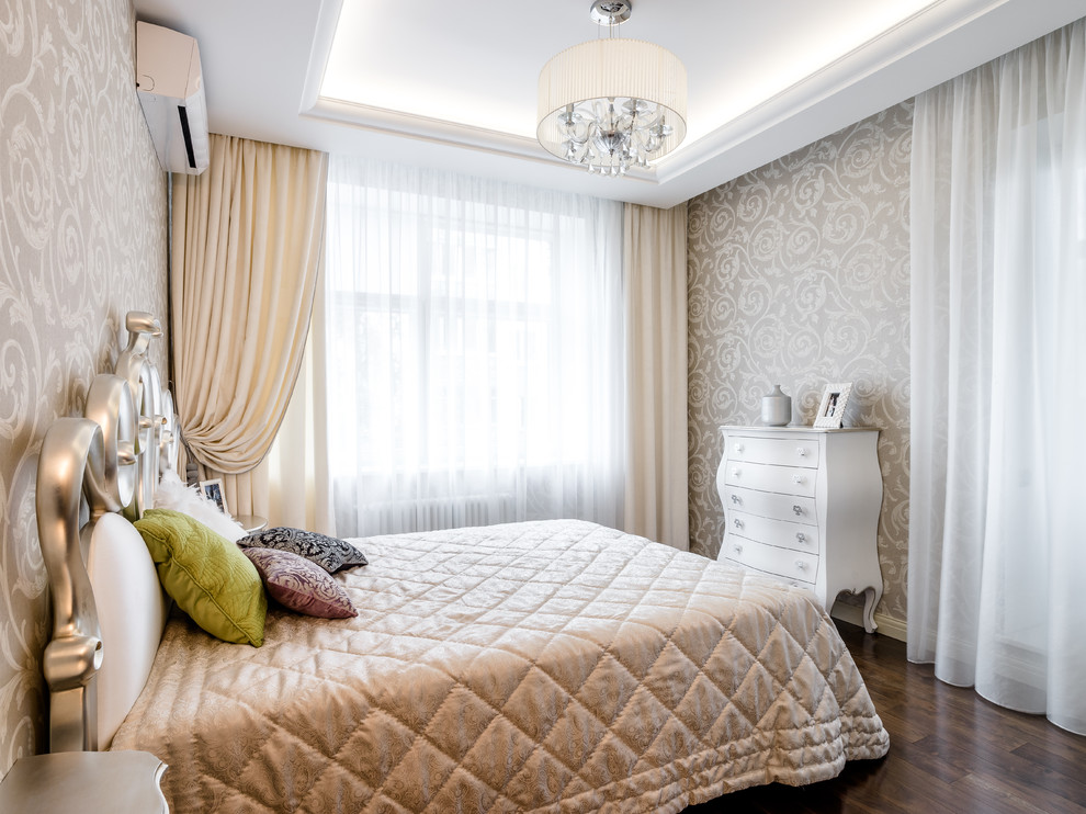 Inspiration for a traditional bedroom in Moscow.