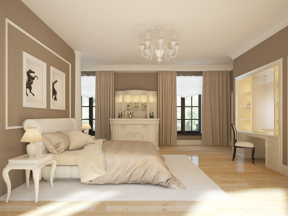Idées déco pour une très grande chambre parentale classique avec un mur beige, un sol en bois brun, une cheminée double-face, un manteau de cheminée en pierre et un sol beige.
