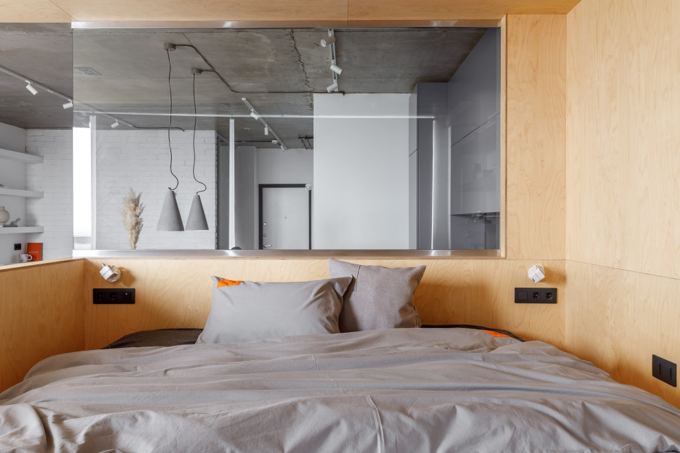 Источник вдохновения для домашнего уюта: спальня в стиле лофт с коричневыми стенами, деревянным потолком и деревянными стенами