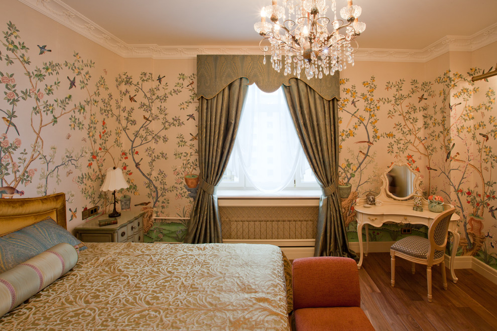 This is an example of a classic bedroom in Moscow.