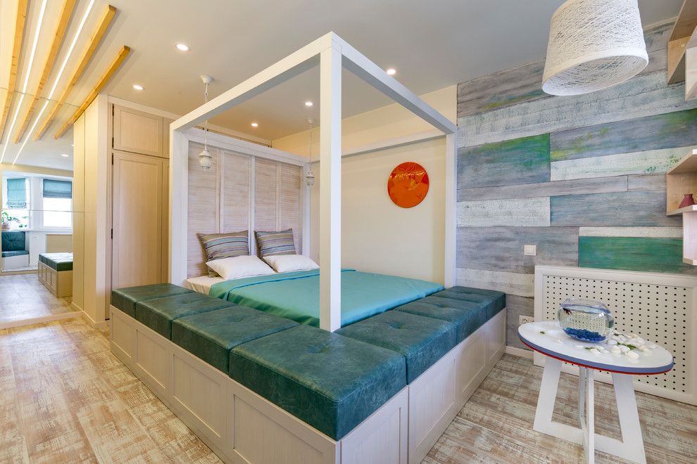 Idee per una camera da letto boho chic con pavimento in sughero