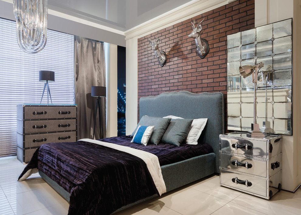 Источник вдохновения для домашнего уюта: хозяйская спальня: освещение в стиле лофт с коричневыми стенами и белым полом