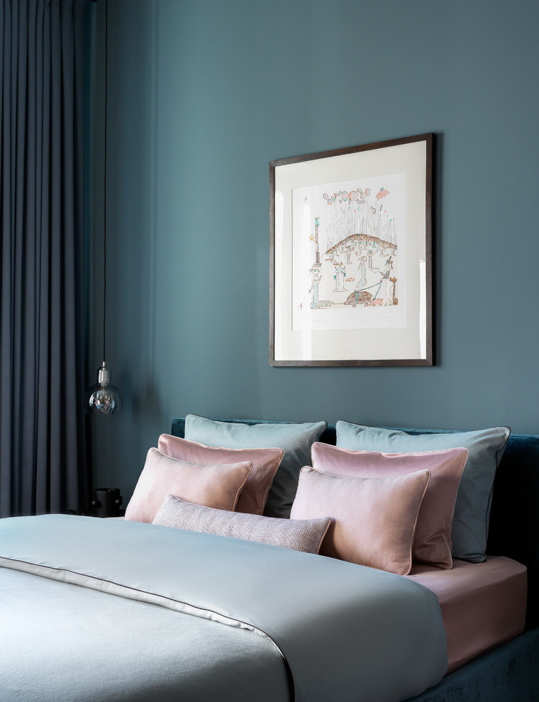 Foto de dormitorio contemporáneo pequeño con paredes azules