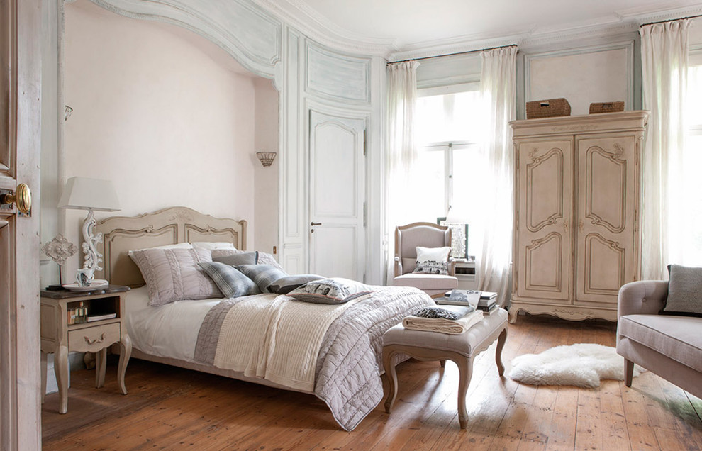 Klassisk inredning av ett sovrum