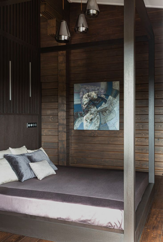 Свежая идея для дизайна: хозяйская спальня среднего размера в современном стиле с темным паркетным полом и кроватью в нише - отличное фото интерьера