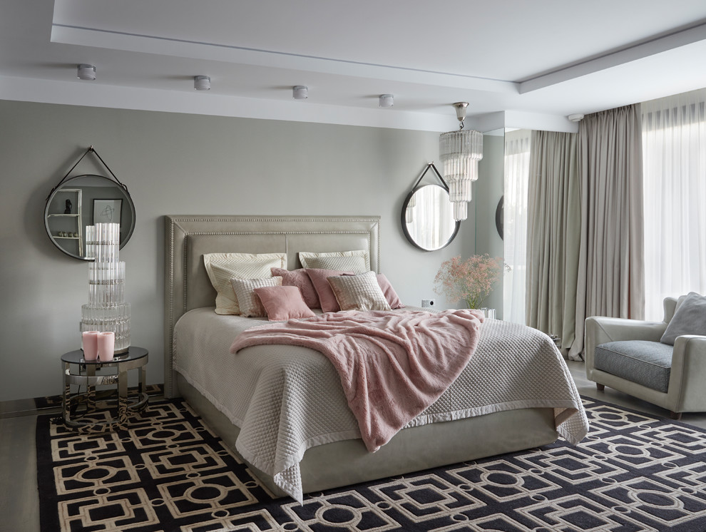На фото: спальня в стиле неоклассика (современная классика) с серыми стенами и серым полом