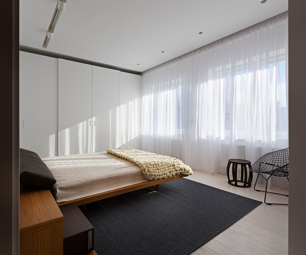 Esempio di una camera da letto design