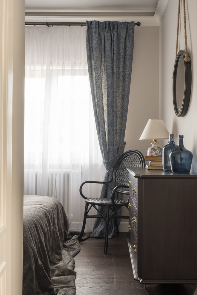 Свежая идея для дизайна: гостевая спальня среднего размера, (комната для гостей) в классическом стиле - отличное фото интерьера